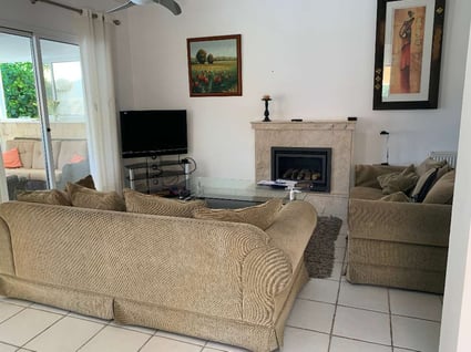 jpeg-optimizer_IMG_2579_livingroom 3-1